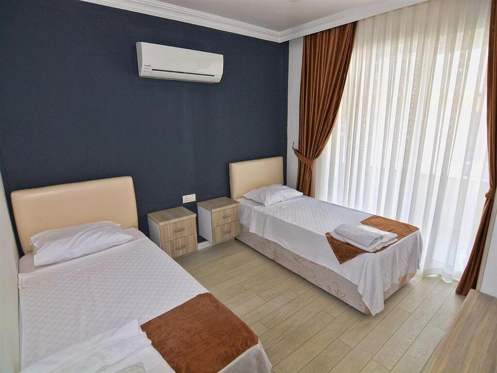 Airport Guelluek Otel Milas Exterior foto